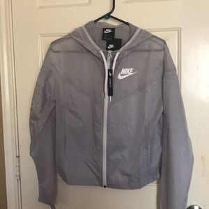 Nike Sportwear Windrunner!!